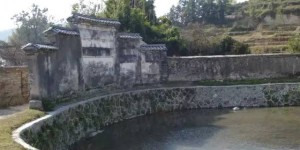 三僚风水经典作品蛇形祠，又名金蛇挂树